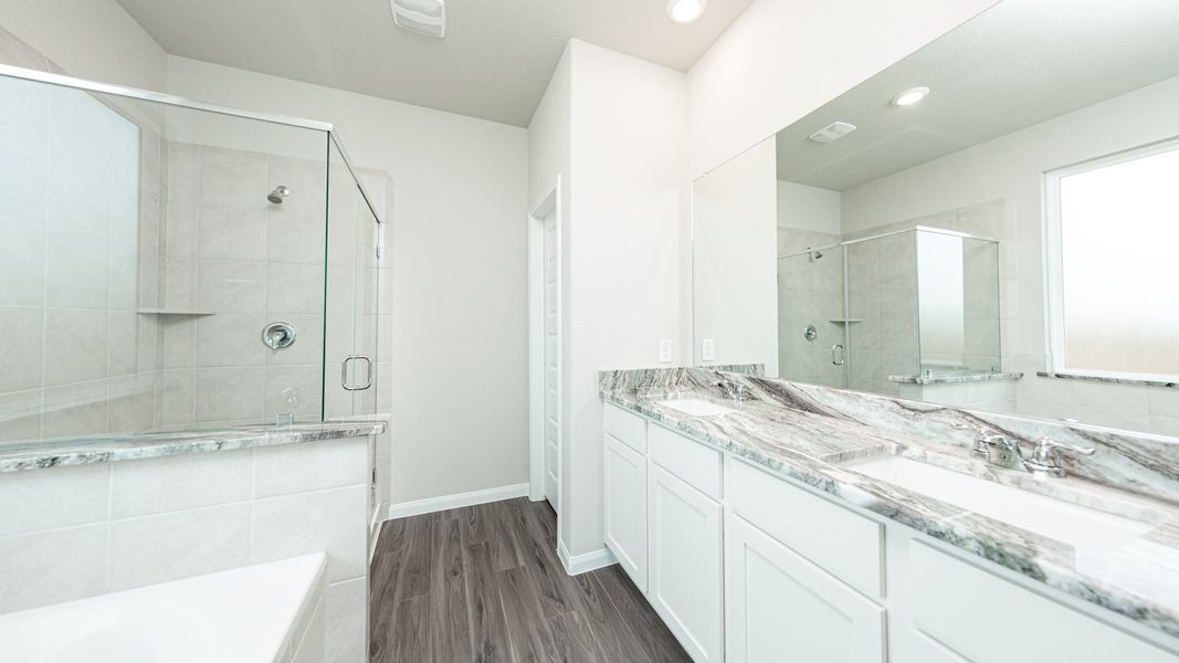 Furnished interior view inside a new home in Cinco Lakes, San Antonio (Image 7).