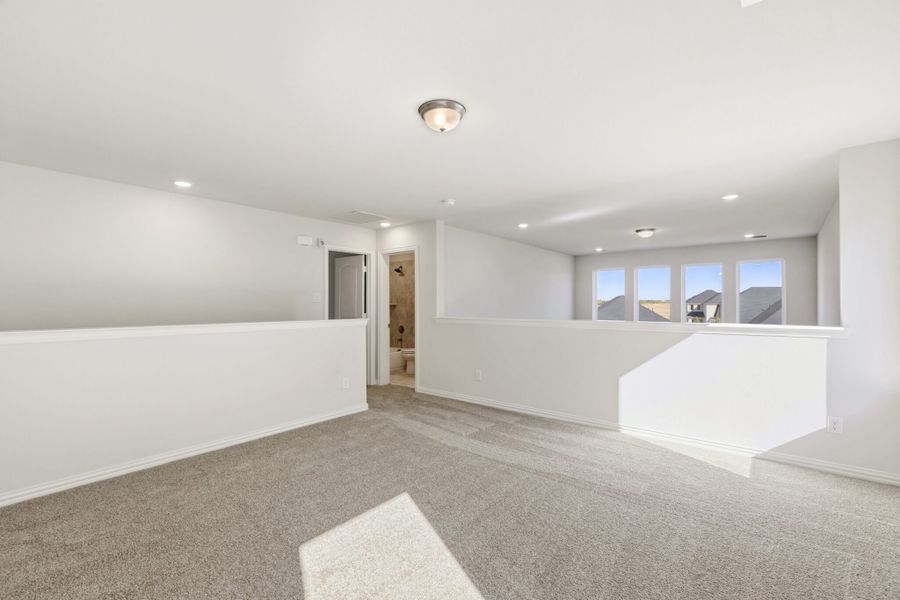 Spacious, unfurnished interior of a new home in Elevon, Lavon (Image 38).