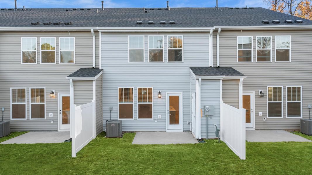 Highly desirable exterior with refined craftsmanship in a reputable neighborhood Highly desirable exterior with refined craftsmanship in a reputable neighborhood