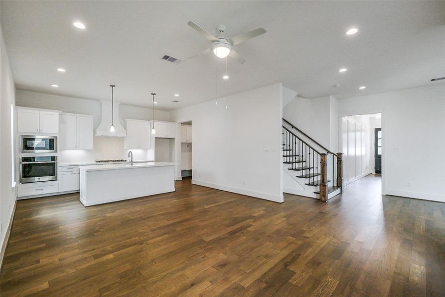 Spacious, unfurnished interior of a new home in Timbergrove Trails, Houston (Image 46).
