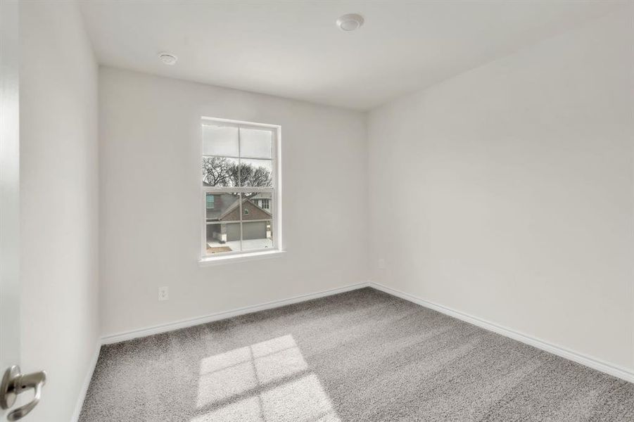 Spacious, unfurnished interior of a new home in The Landing at Hidden Lakes, McKinney (Image 29).