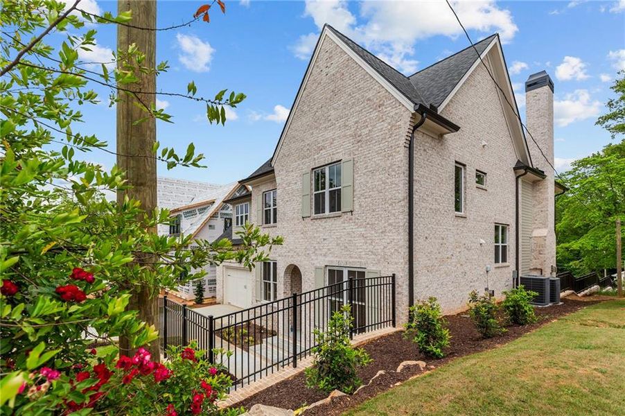 Image 75 of a home in .