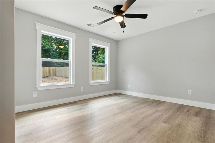 Spacious, unfurnished interior of a new home in , Marietta (Image 9).