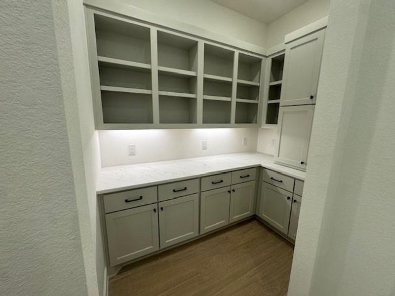Furnished interior view inside a new home in Evergreen, Conroe (Image 9).