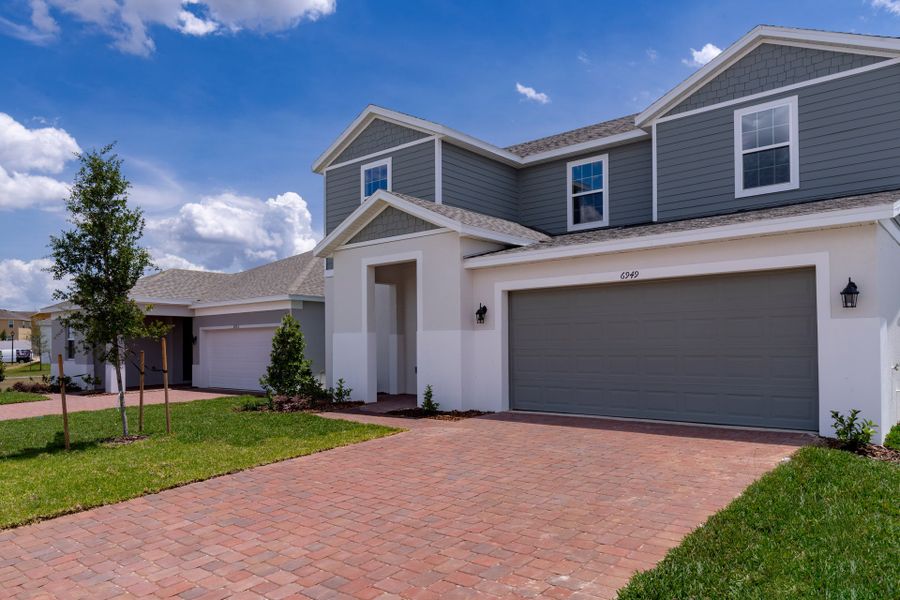 Front Exterior View of a Modern Central Florida Home