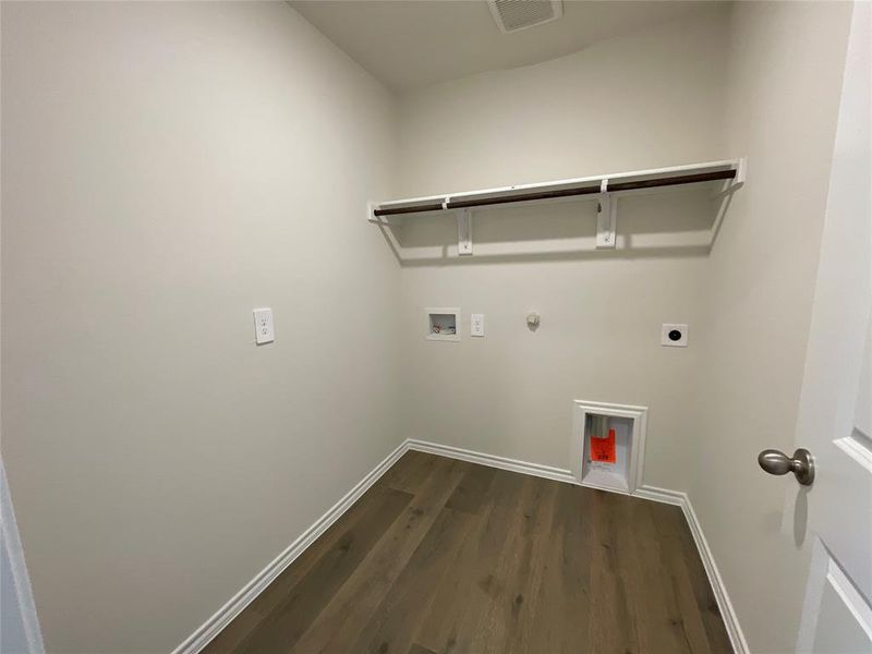 Spacious, unfurnished interior of a new home in Elevon, Lavon (Image 14).