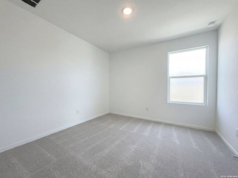 Spacious, unfurnished interior of a new home in Waters Edge, Seguin (Image 11).