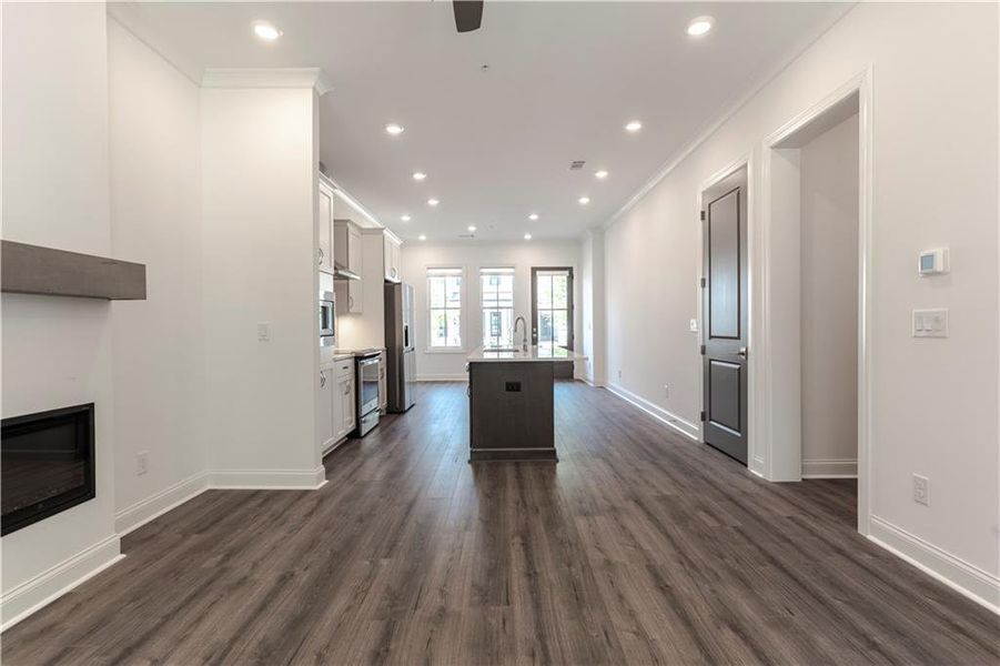 Spacious, unfurnished interior of a new home in , Peachtree Corners (Image 13).