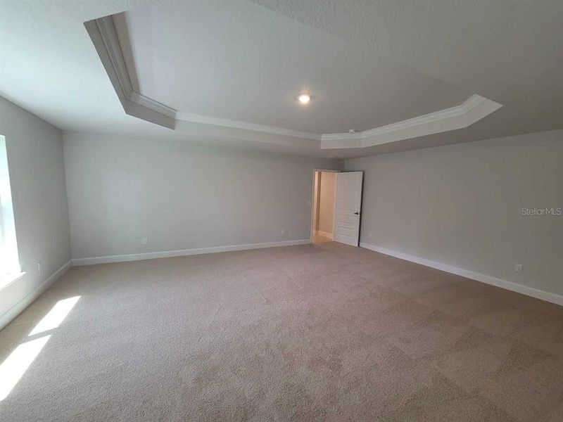 Spacious, unfurnished interior of a new home in , Ocala (Image 15).