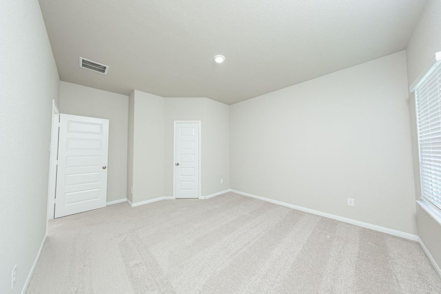 Spacious, unfurnished interior of a new home in Ridgeland Hills, Willis (Image 12).