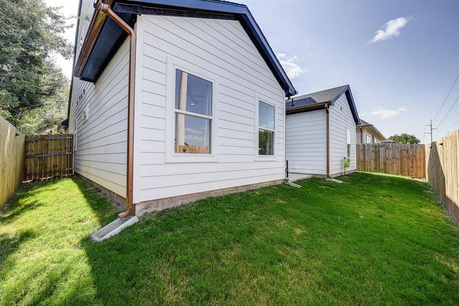 Front exterior of a new home in , Granbury, TX, highlighting curb appeal (Image 21). Front exterior of a new home in , Granbury, TX, highlighting curb appeal (Image 21).