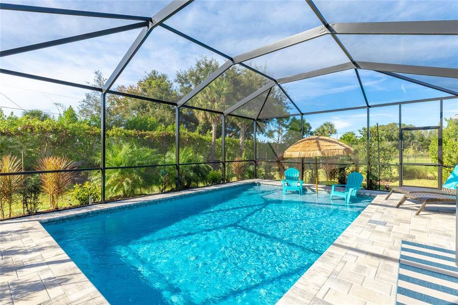 Exterior details and patio area of a home in Palmero, Nokomis (Image 20).