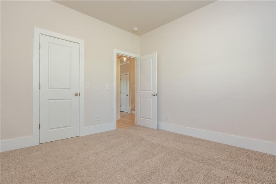 Spacious, unfurnished interior of a new home in , Flowery Branch (Image 25).