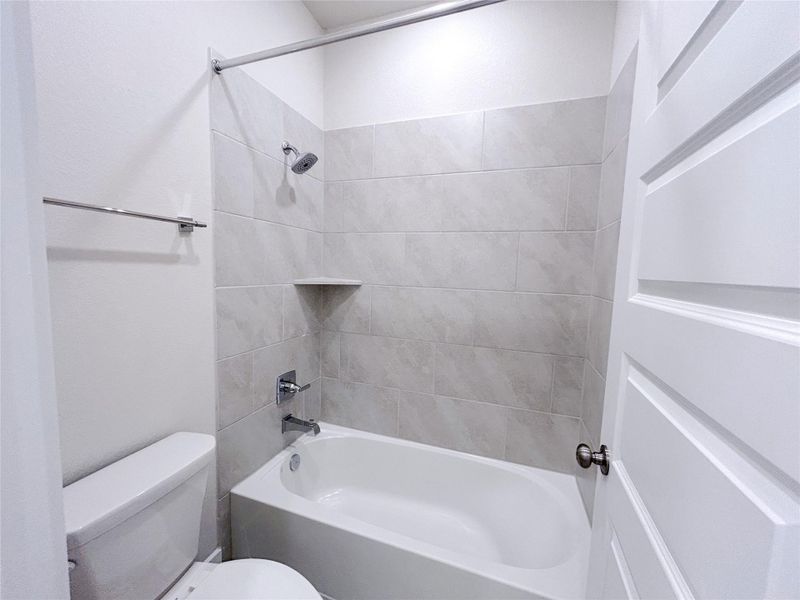 Furnished interior view inside a new home in Cross Creek Ranch 45′, Fulshear (Image 34).