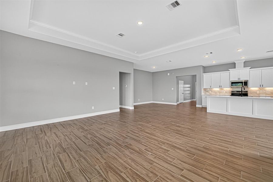 Spacious, unfurnished interior of a new home in , Prairie View (Image 19).