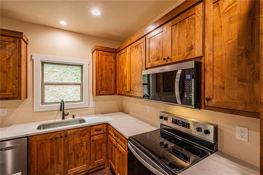 Furnished interior view inside a new home in , Dahlonega (Image 5).