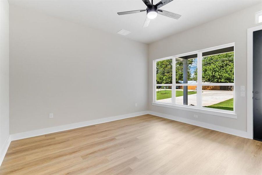 Spacious, unfurnished interior of a new home in , Marble Falls (Image 18).