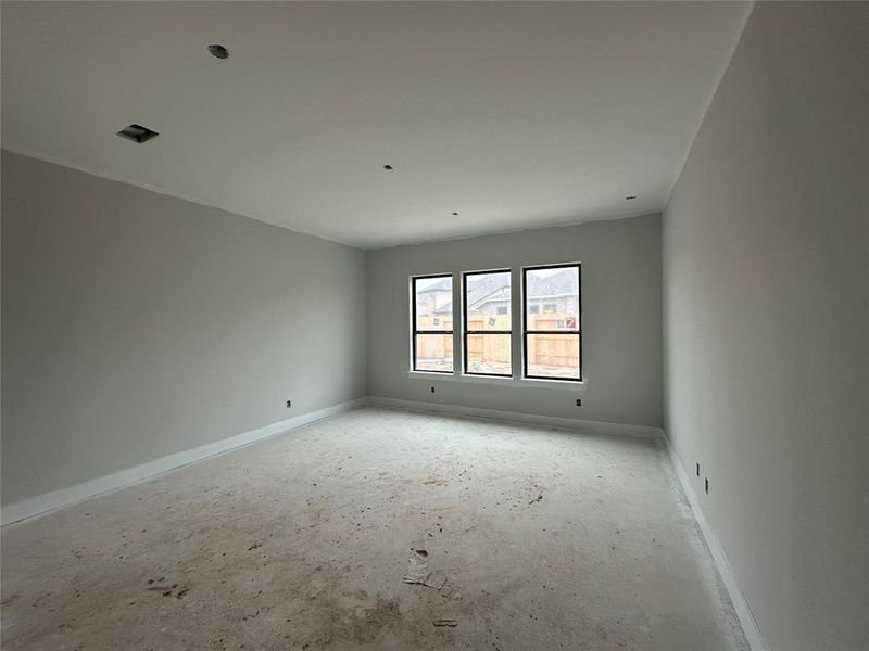 oversized primary Bedroom