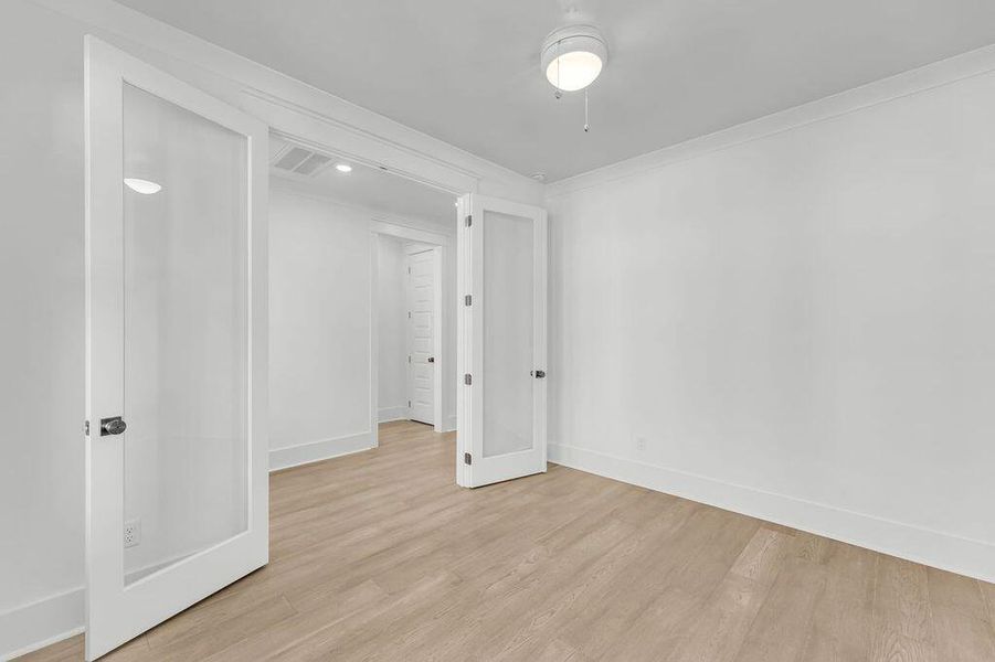 Spacious, unfurnished interior of a new home in Central Park, Charleston (Image 32).