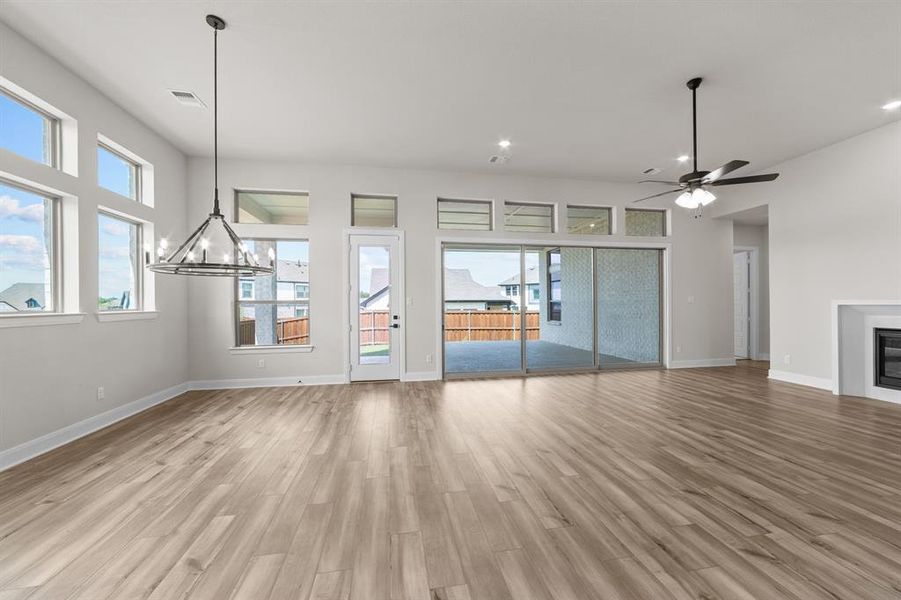 Spacious, unfurnished interior of a new home in South Pointe Manor Series, Mansfield (Image 16). Spacious, unfurnished interior of a new home in South Pointe Manor Series, Mansfield (Image 16).