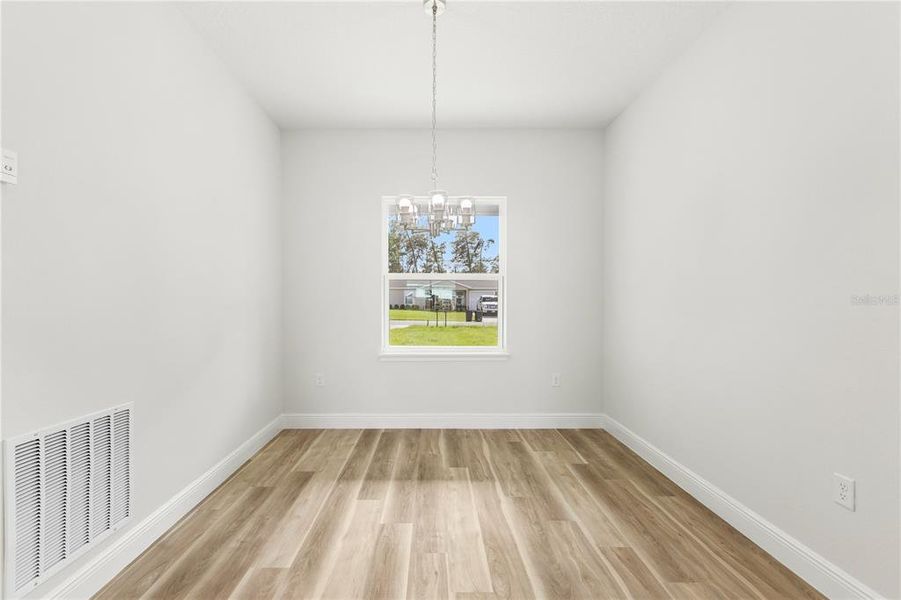 Spacious, unfurnished interior of a new home in , Ocala (Image 24).
