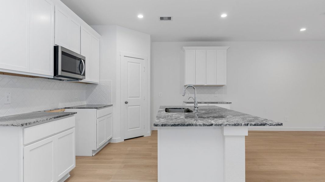 Furnished interior view inside a new home in Holly Ridge, Rosenberg (Image 4).
