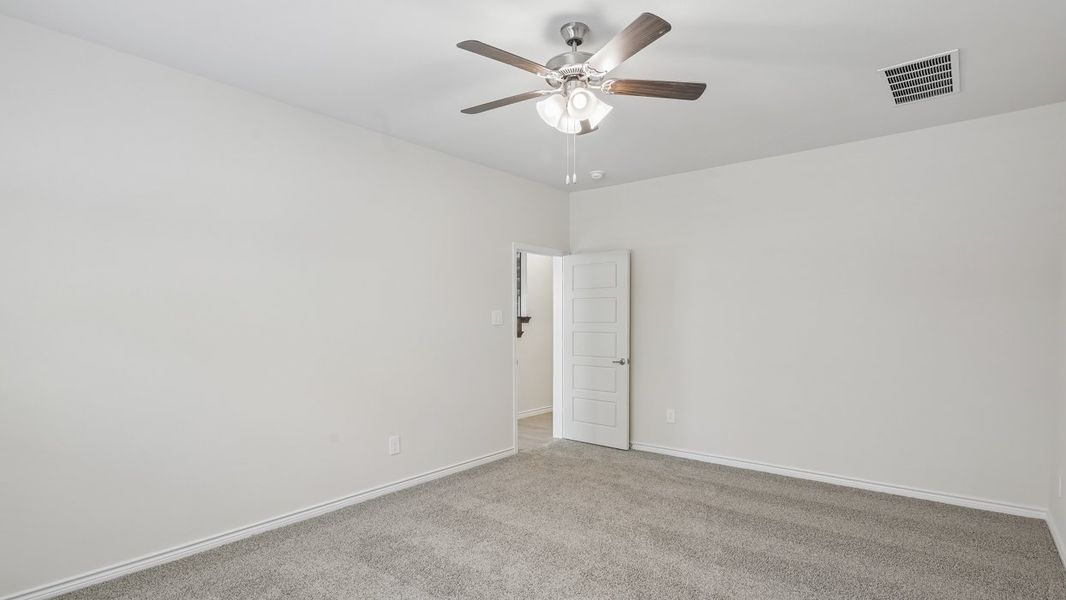 Spacious, unfurnished interior of a new home in Lilybrooke at Legacy Hills, Celina (Image 13).
