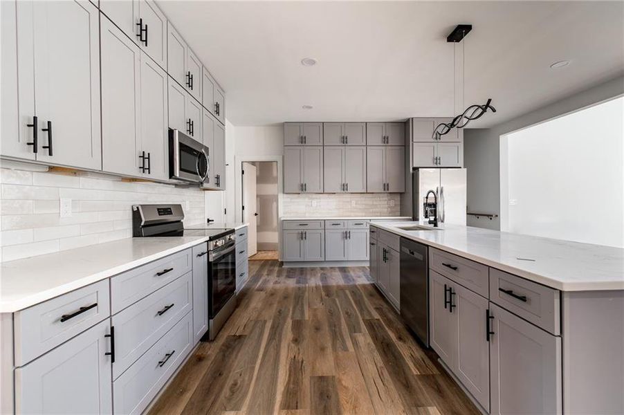 Furnished interior view inside a new home in , Gainesville (Image 13).
