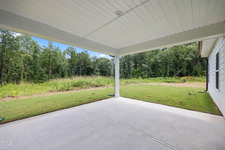 Exterior details and patio area of a home in Charlotte's Ridge, Middlesex (Image 23).