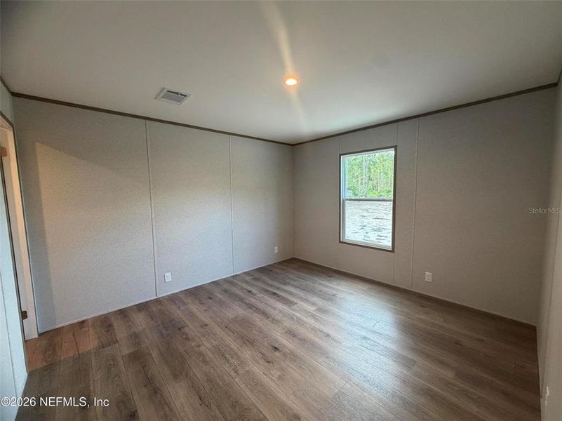 Spacious, unfurnished interior of a new home in , Interlachen (Image 28).