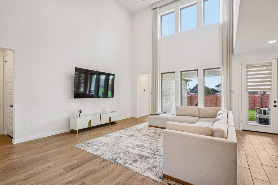 Furnished interior view inside a new home in Sienna, Missouri City (Image 32).