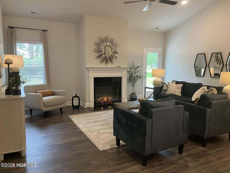 Furnished interior view inside a new home in Fairfield Harbour, New Bern (Image 3).