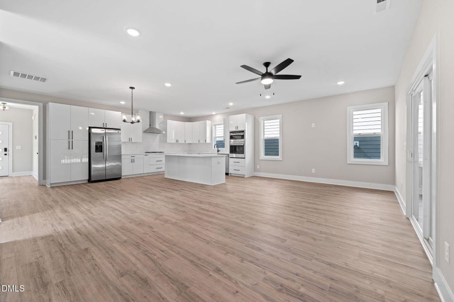 215 summer breeze family room 6