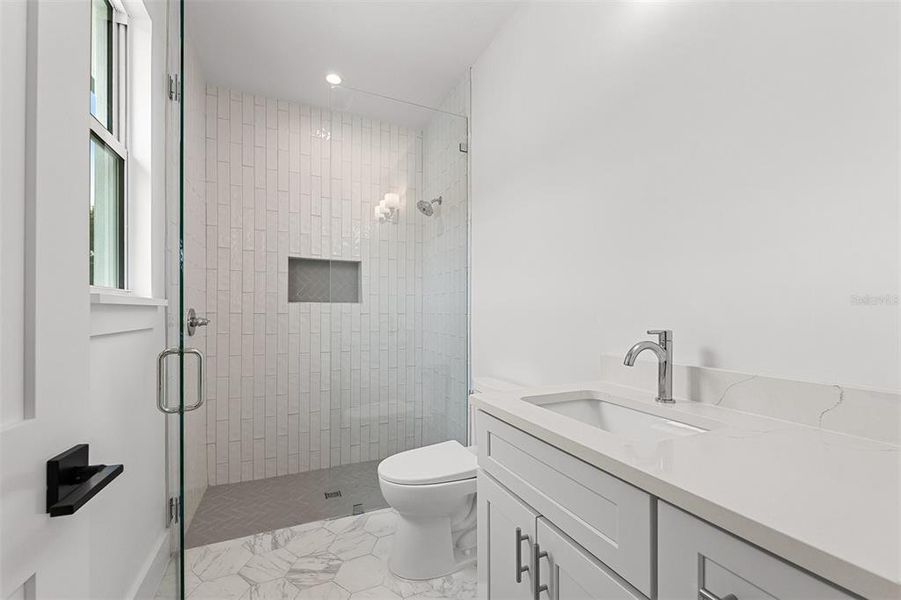 Furnished interior view inside a new home in , Orlando (Image 42).