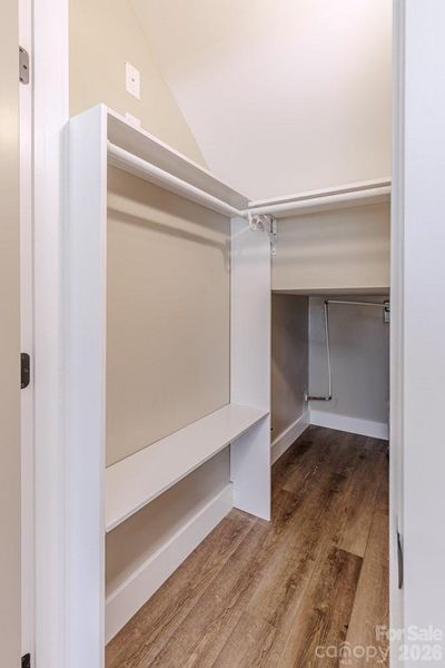 Spacious, unfurnished interior of a new home in , Whittier (Image 34).