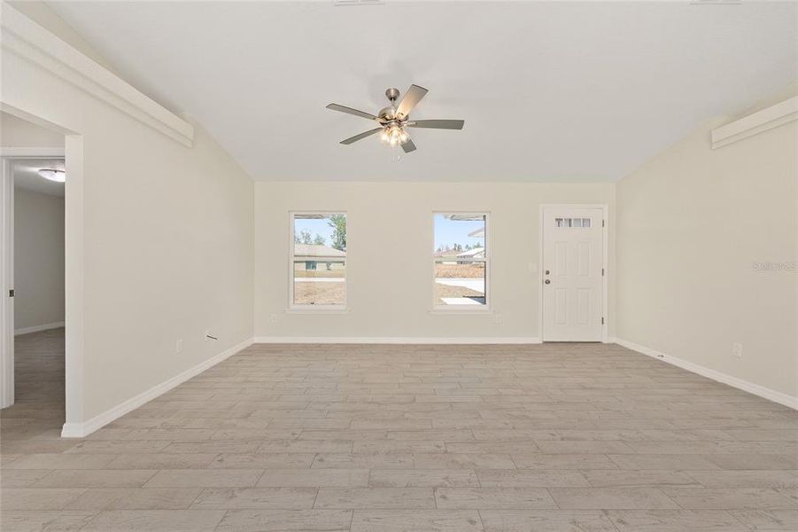 Spacious, unfurnished interior of a new home in , Ocala (Image 27).