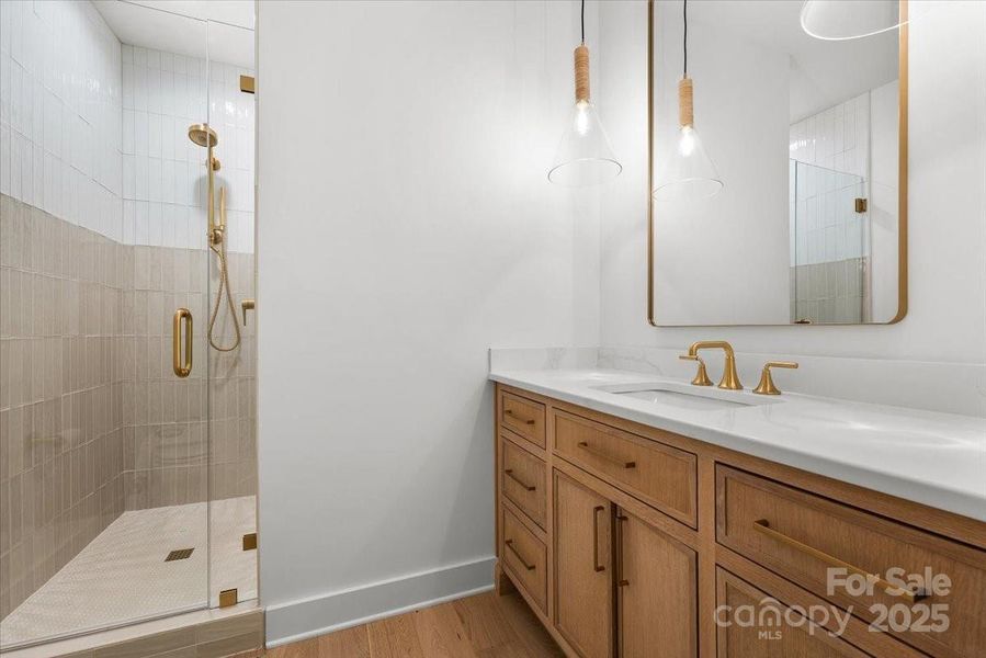 Bedroom #3 ensuite bath. Bedroom #3 ensuite bath.