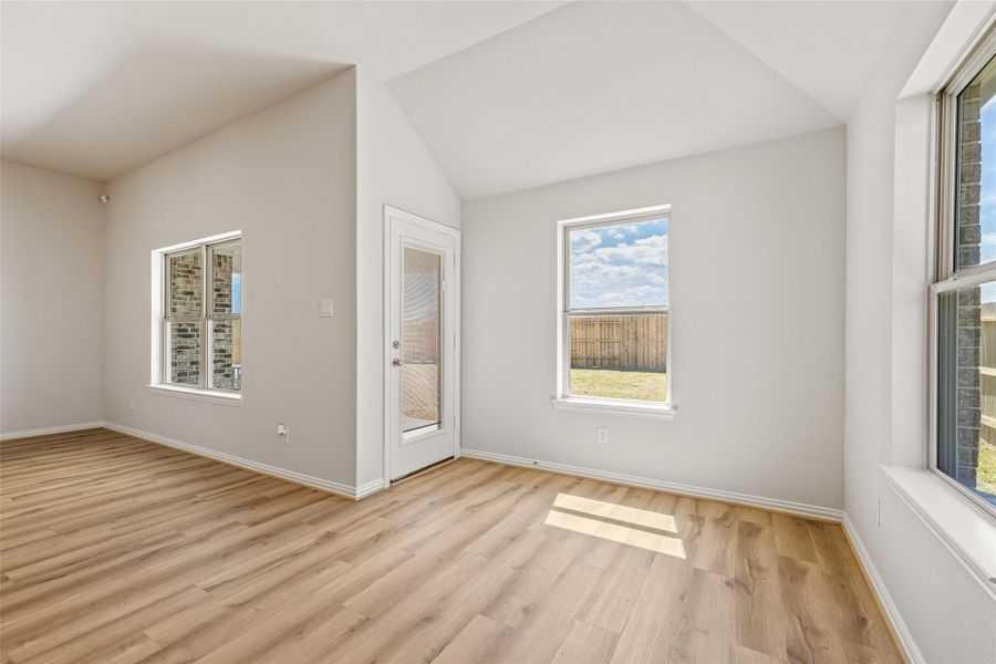 Spacious, unfurnished interior of a new home in River Ranch, Dayton (Image 33).