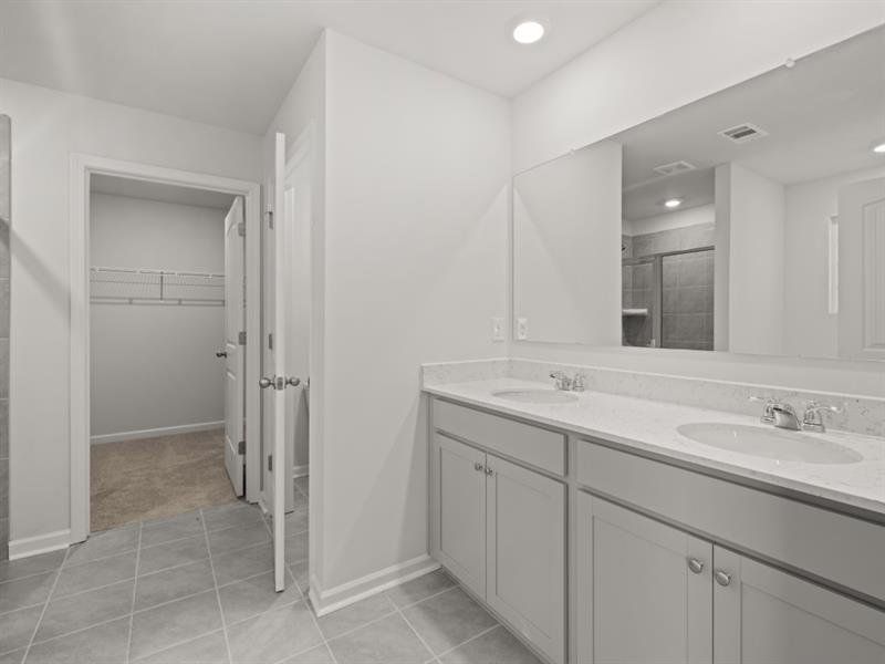 Furnished interior view inside a new home in Falcon Landing, Gainesville (Image 8).