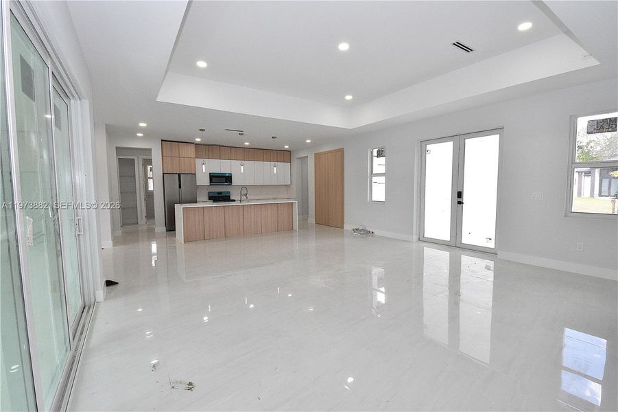 Spacious, unfurnished interior of a new home in , Lehigh Acres (Image 14).