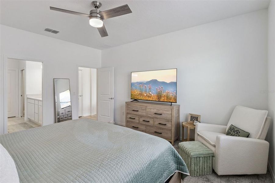 Furnished interior view inside a new home in , Lake Alfred (Image 17).