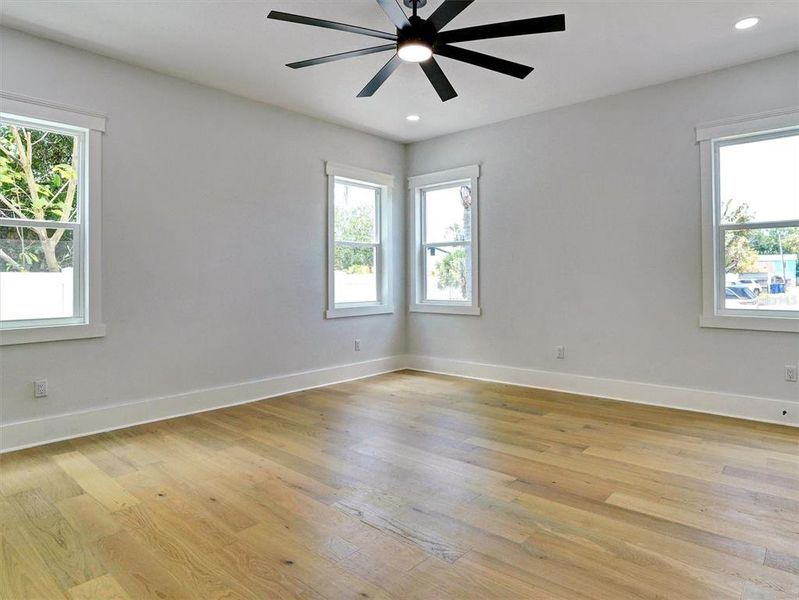 Spacious, unfurnished interior of a new home in , St. Petersburg (Image 21). Spacious, unfurnished interior of a new home in , St. Petersburg (Image 21).