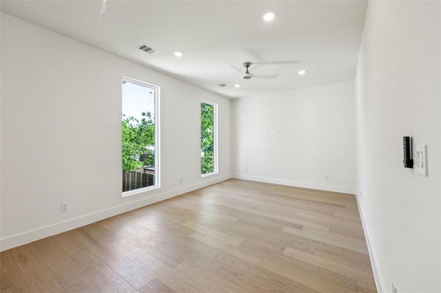 Spacious, unfurnished interior of a new home in , Dallas (Image 33). Spacious, unfurnished interior of a new home in , Dallas (Image 33).