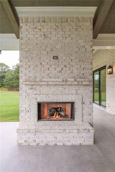 Exterior details and patio area of a home in , Monroe (Image 33).