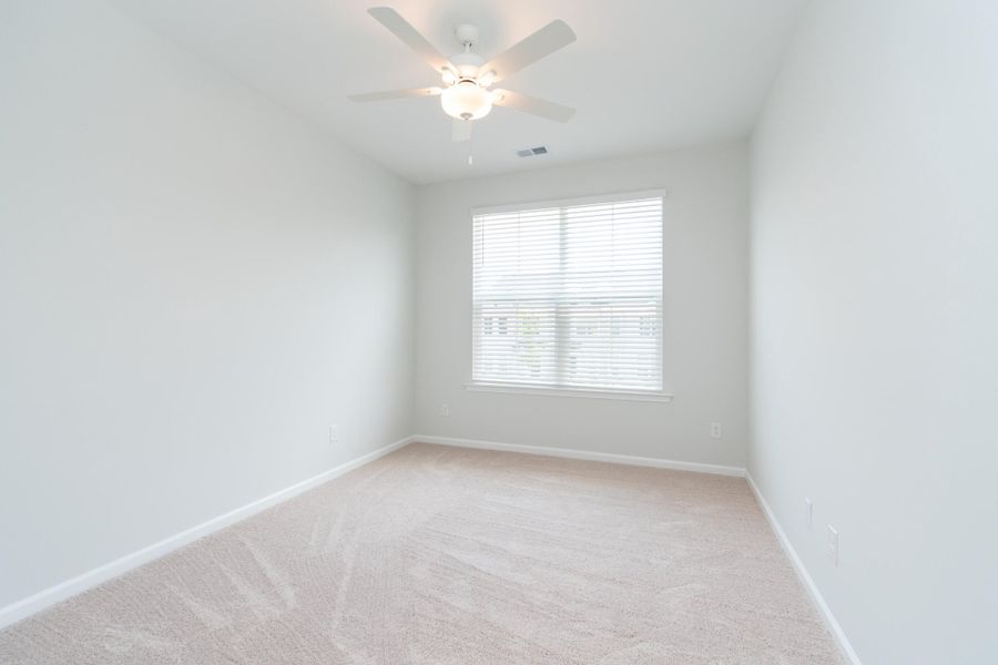 Spacious, unfurnished interior of a new home in , Summerville (Image 27).
