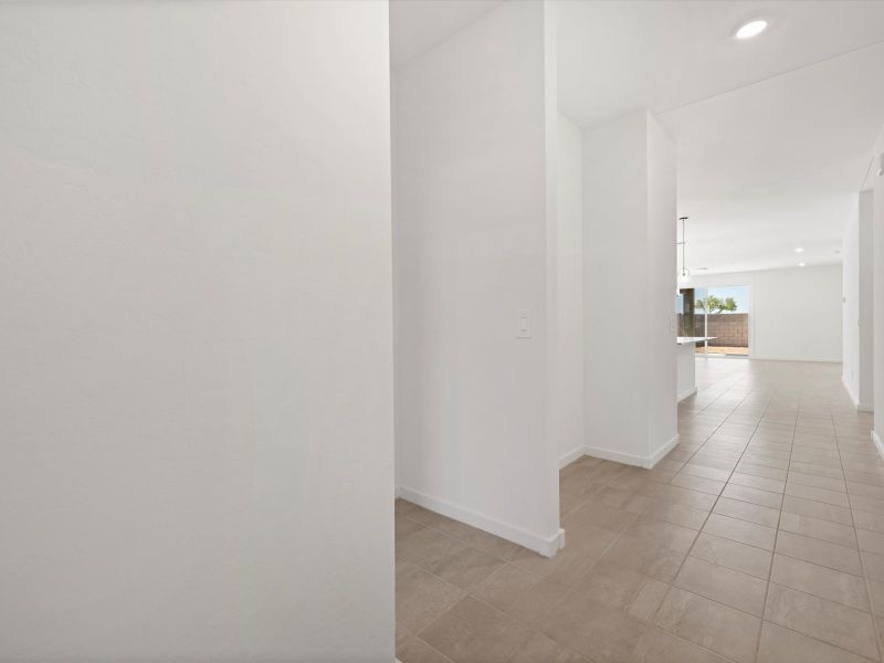 Spacious, unfurnished interior of a new home in Mountain View Estates Reserve Series, Buckeye (Image 12).