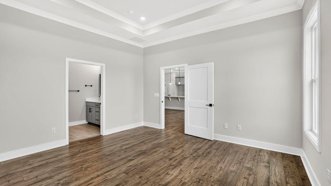 Spacious, unfurnished interior of a new home in Sunset Summits, Spartanburg (Image 32).