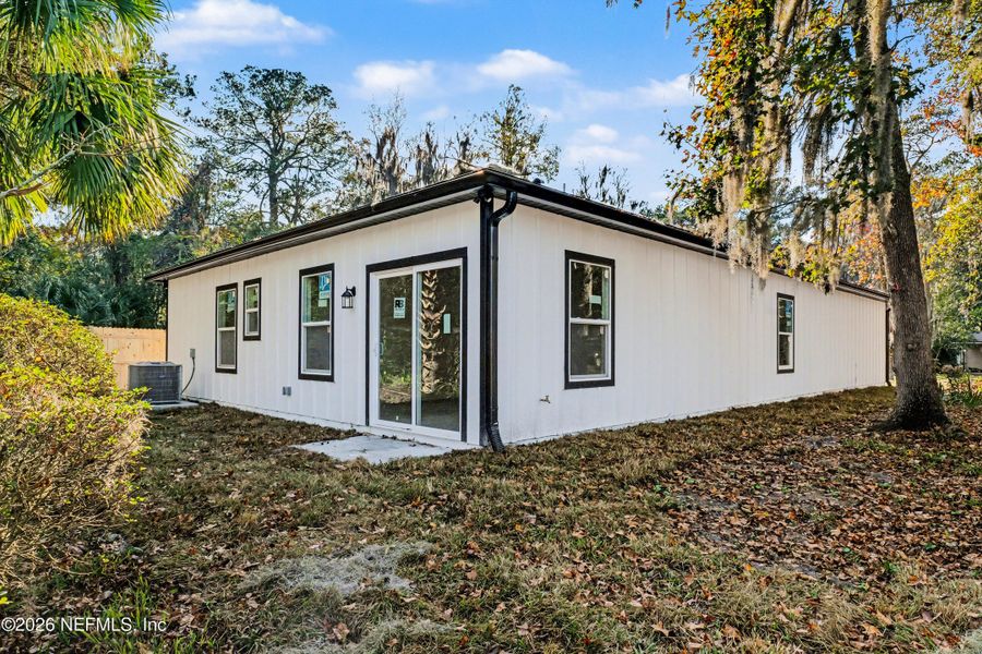 Exterior details and patio area of a home in , Jacksonville (Image 26).