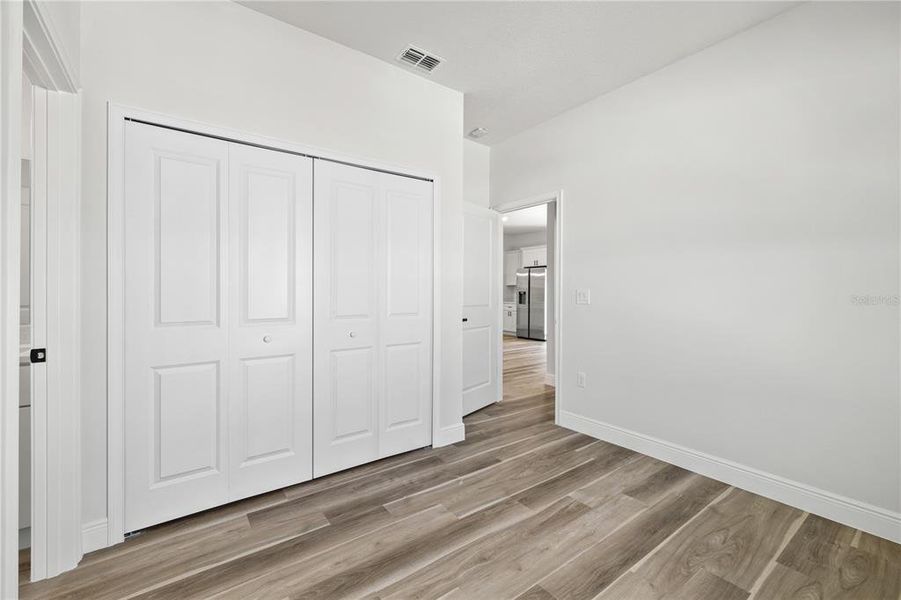 Spacious, unfurnished interior of a new home in , Ocala (Image 47).