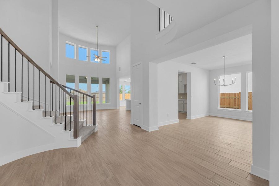 Spacious, unfurnished interior of a new home in Nolina - 50', Georgetown (Image 19).
